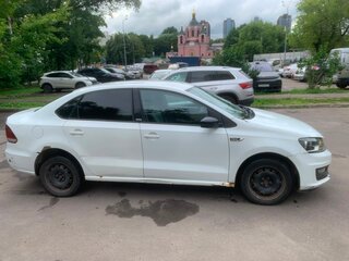 2017 Volkswagen Polo V Рестайлинг, белый, 520000 рублей, вид 4