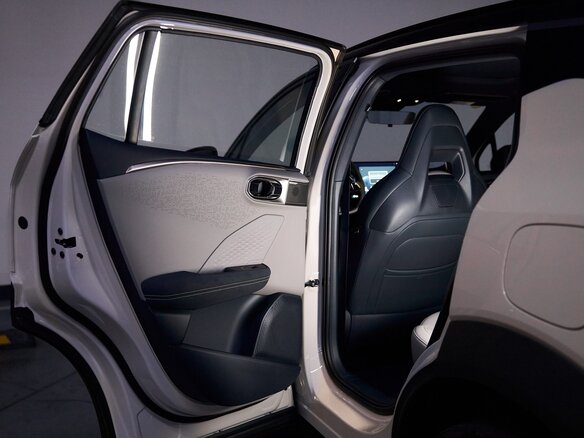 2026 Lynk & Co 06 I Рестайлинг, бежевый, 2912000 рублей - вид 36