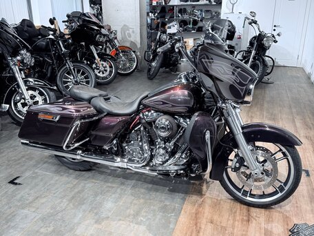 2017 Harley-Davidson Street Glide, фиолетовый, 1799000 рублей, вид 3