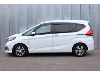 2022 Honda Freed II Рестайлинг, белый, 1260000 рублей, вид 3