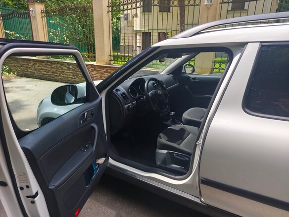 2012 Skoda Yeti I, белый, 800000 рублей - вид 6