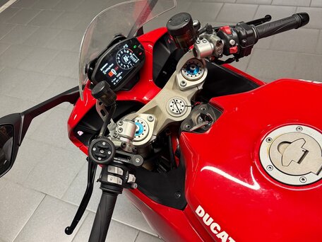 2021 Ducati Supersport, красный, 1100000 рублей, вид 5