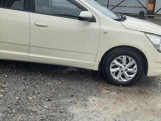 2013 Chevrolet Cobalt II, бежевый, 450000 рублей, вид 2