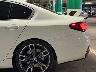 2021 BMW 5 серии 520i VII (G30/G31/G38) Рестайлинг, белый, 4000000 рублей, вид 5