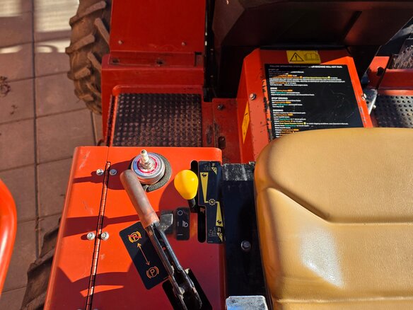 2012 DitchWitch Траншеекопатель, красный, 2300000 рублей - вид 13
