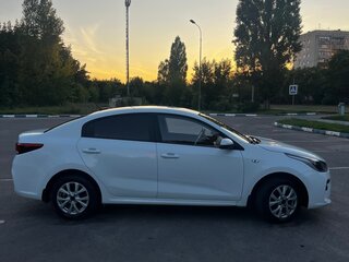 2017 Kia Rio IV, белый, 1195000 рублей, вид 5