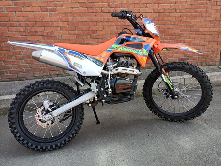 2026 BSE Z1, красный, 110000 рублей, вид 3