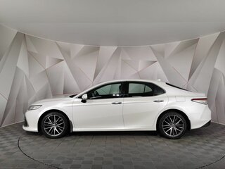 2021 Toyota Camry VIII (XV70) Рестайлинг, белый, 3175150 рублей, вид 5