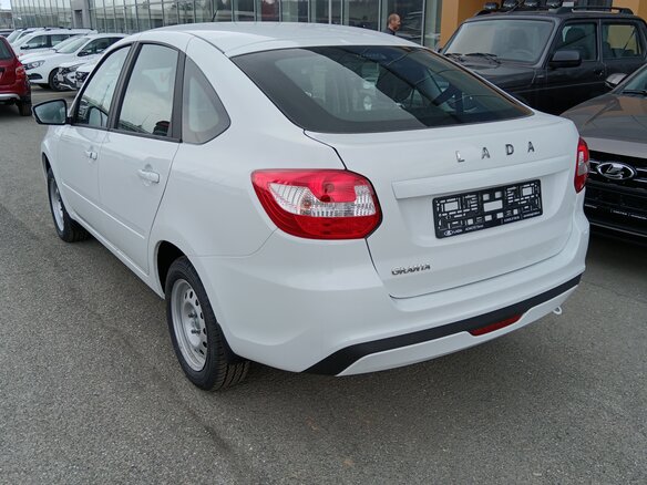 2026 Lada (ВАЗ) Granta I Рестайлинг, белый, 1098000 рублей - вид 6