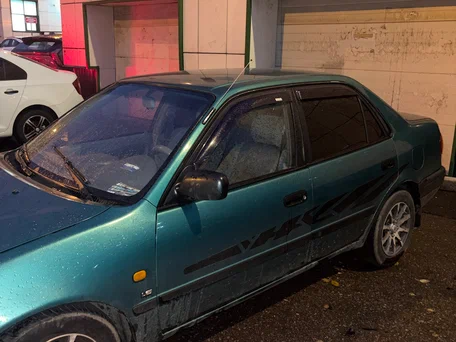 1998 Toyota Corolla VIII (E110), зелёный, 220000 рублей, вид 2