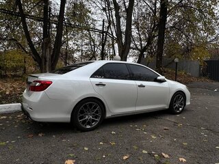 2014 Toyota Camry VII (XV50), белый, 2100000 рублей, вид 3
