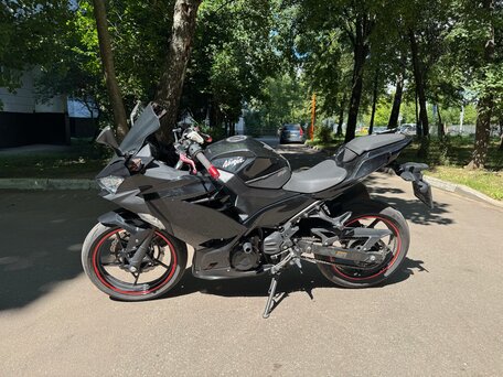 2018 Kawasaki Ninja 400, чёрный, 550000 рублей, вид 2
