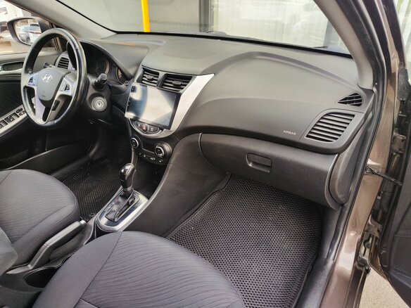 2016 Hyundai Solaris I Рестайлинг, коричневый, 955000 рублей - вид 10