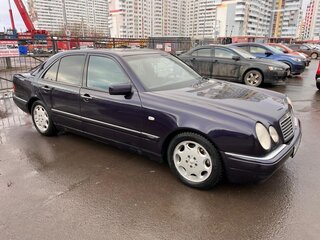 1999 Mercedes-Benz E-Класс 320 II (W210, S210), синий, 750000 рублей, вид 2