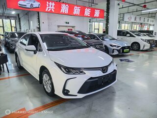 2022 Toyota Corolla XII (E210), белый, 1700000 рублей, вид 3