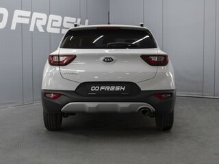 2020 Kia Stonic I, белый, 1730000 рублей, вид 4