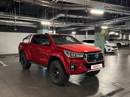 2018 Toyota Hilux VIII, красный, 5500000 рублей, вид 2