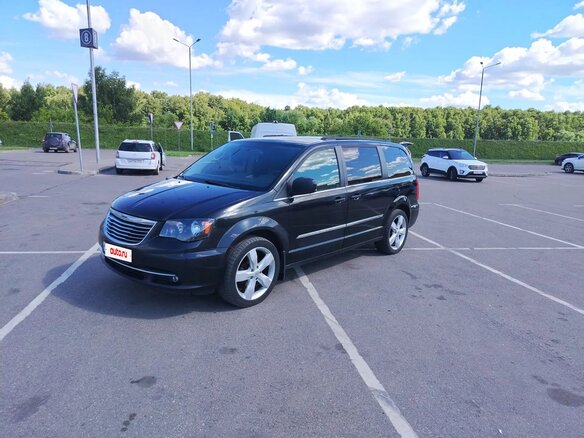 2011 Chrysler Town & Country V Рестайлинг, чёрный, 1500000 рублей