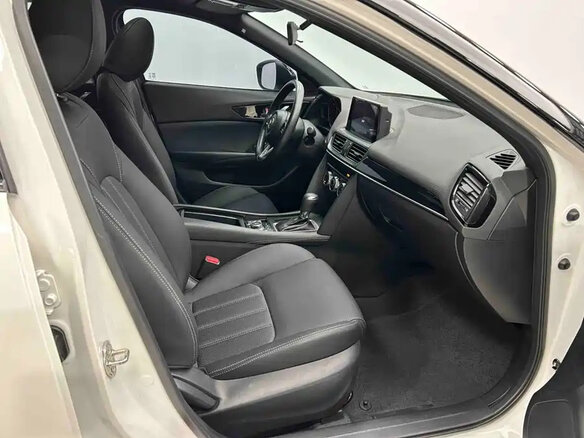 2023 Mazda CX-4 I Рестайлинг, белый, 1800000 рублей - вид 6