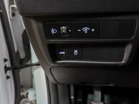 2020 Hyundai Sonata VII (LF) Рестайлинг, белый, 2479000 рублей - вид 17