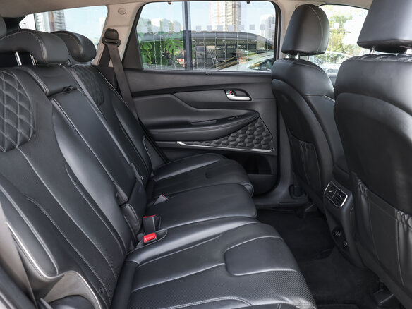 2021 Hyundai Santa Fe IV Рестайлинг, белый, 2998000 рублей - вид 11