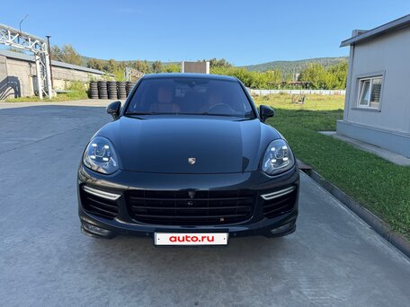 2015 Porsche Cayenne Turbo S II Рестайлинг (958), чёрный, 5600000 рублей, вид 2