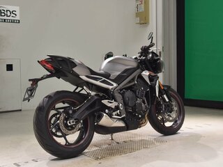 2022 Triumph Street Triple, серый, 887000 рублей, вид 5