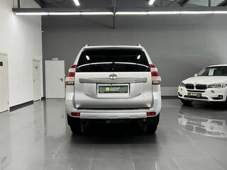 2016 Toyota Land Cruiser Prado 150 Series Рестайлинг 1, серебристый, 3460000 рублей, вид 4