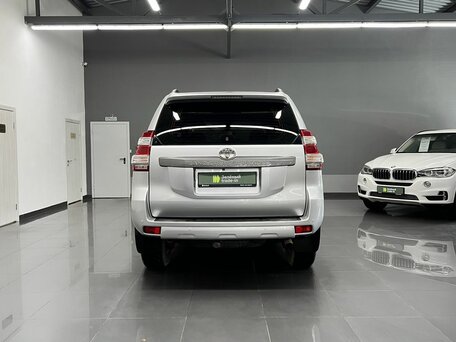 2016 Toyota Land Cruiser Prado 150 Series Рестайлинг 1, серебристый, 3525000 рублей, вид 4
