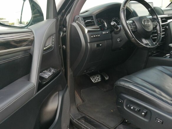 2017 Lexus LX 570 III Рестайлинг 2, чёрный, 7400000 рублей - вид 10