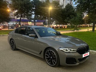 2021 BMW 5 серии 530i xDrive VII (G30/G31/G38) Рестайлинг, серый, 5599999 рублей, вид 5