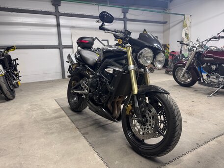 2009 Triumph Street Triple, чёрный, 450000 рублей, вид 1