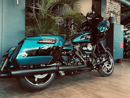 2026 Harley-Davidson Road Glide, голубой, 4650000 рублей, вид 2