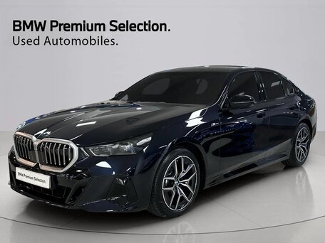 2025 BMW 5 серии 520i VIII (G60/G61/G68), чёрный, 5759000 рублей, вид 1