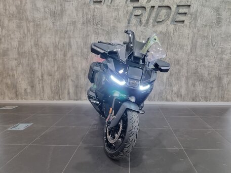 2025 BMW R 1300 RT, чёрный, 3050000 рублей, вид 4
