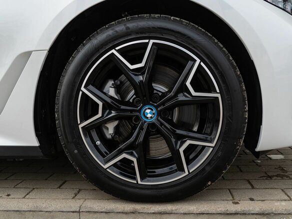 2023 BMW i3 40L I (G28), белый, 5490000 рублей - вид 7