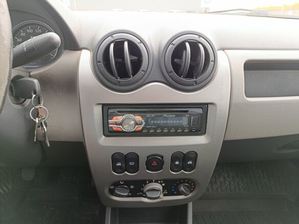 2011 Renault Logan I Рестайлинг, бежевый, 370000 рублей - вид 14