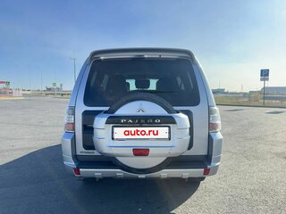 2011 Mitsubishi Pajero IV Рестайлинг 1, серебристый, 2032000 рублей, вид 5