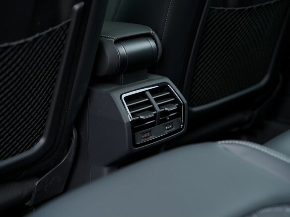 2025 Audi Q3 45 TFSI II (F3), серый, 4749900 рублей - вид 9
