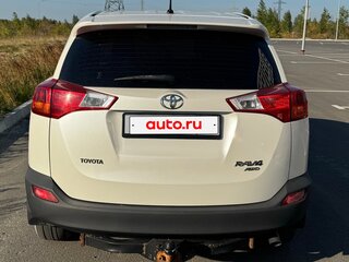 2013 Toyota RAV4 IV (XA40), белый, 1500000 рублей, вид 4