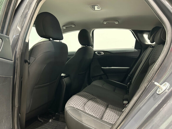2018 Kia Ceed III, серый, 1339000 рублей - вид 9