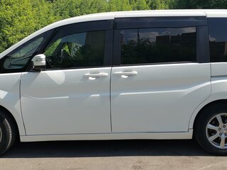 2017 Honda Stepwgn V, белый, 1600000 рублей, вид 3