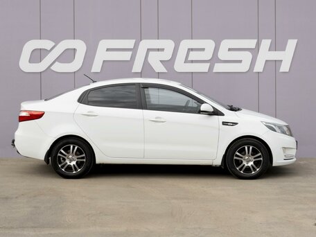 2013 Kia Rio III, белый, 799000 рублей, вид 5