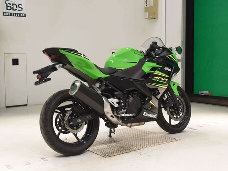 2025 Kawasaki Ninja 400, зелёный, 677000 рублей, вид 5