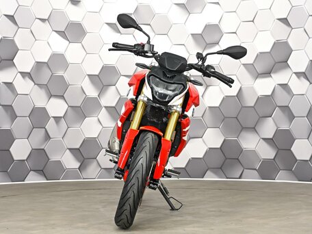 2023 BMW G 310 R, красный, 499000 рублей, вид 5