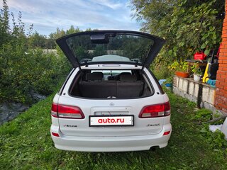 1998 Nissan Avenir II (W11), белый, 330000 рублей, вид 2
