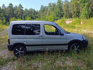 2004 Peugeot Partner I Рестайлинг, серебристый, 415000 рублей, вид 4