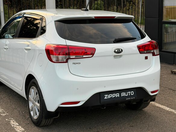 2017 Kia Rio III Рестайлинг, белый, 999000 рублей - вид 6