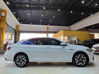 2023 Volkswagen Sagitar III Рестайлинг, белый, 1450000 рублей, вид 3