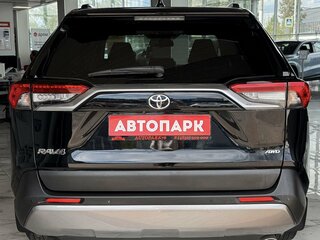 2021 Toyota RAV4 V (XA50), чёрный, 2999000 рублей, вид 5